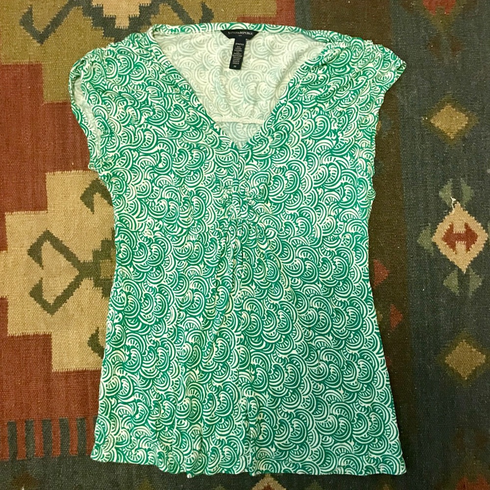 Green patterned banana republic SS shirt